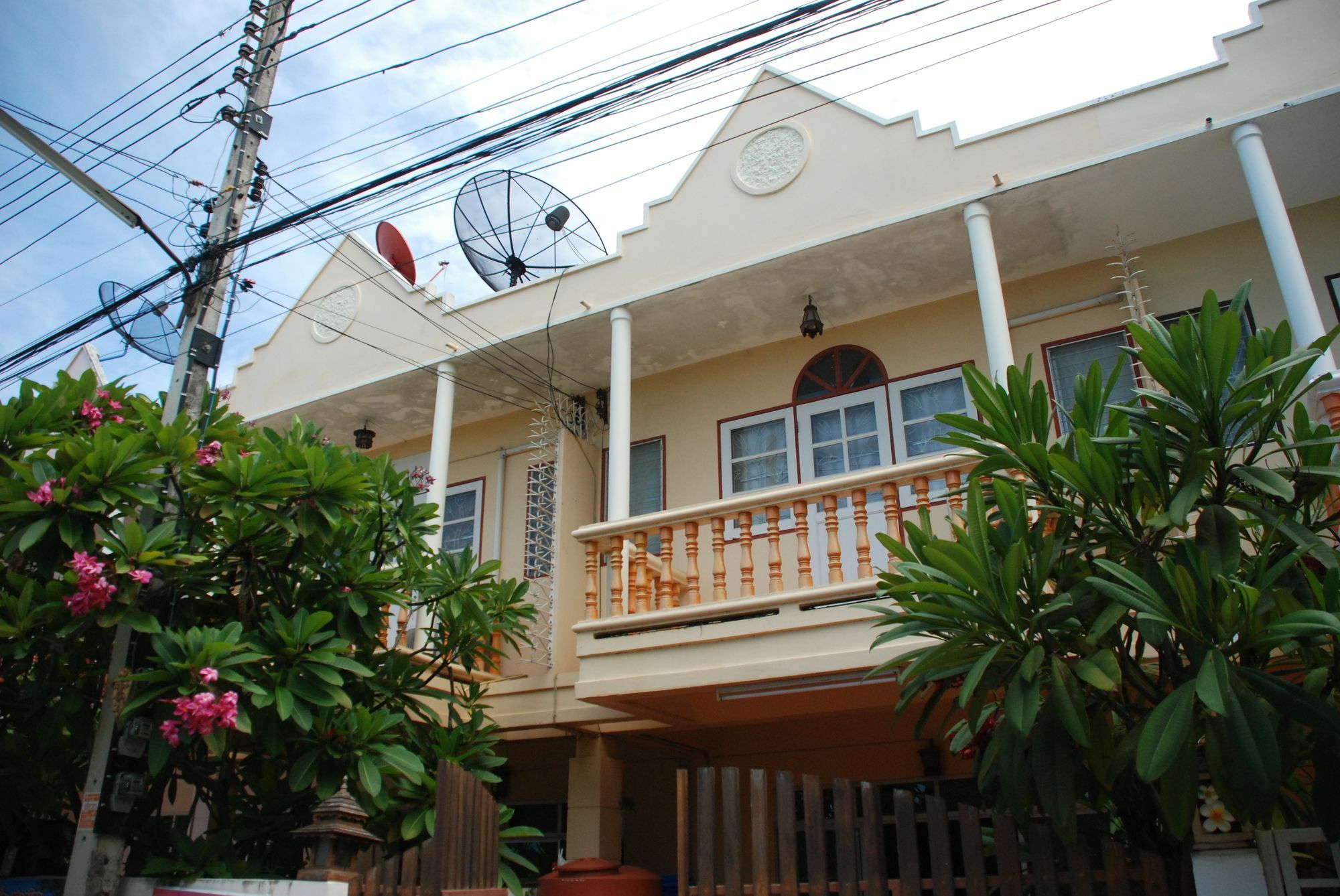 Baan Khun Nong Apartment Haad Chao Samran Exterior photo